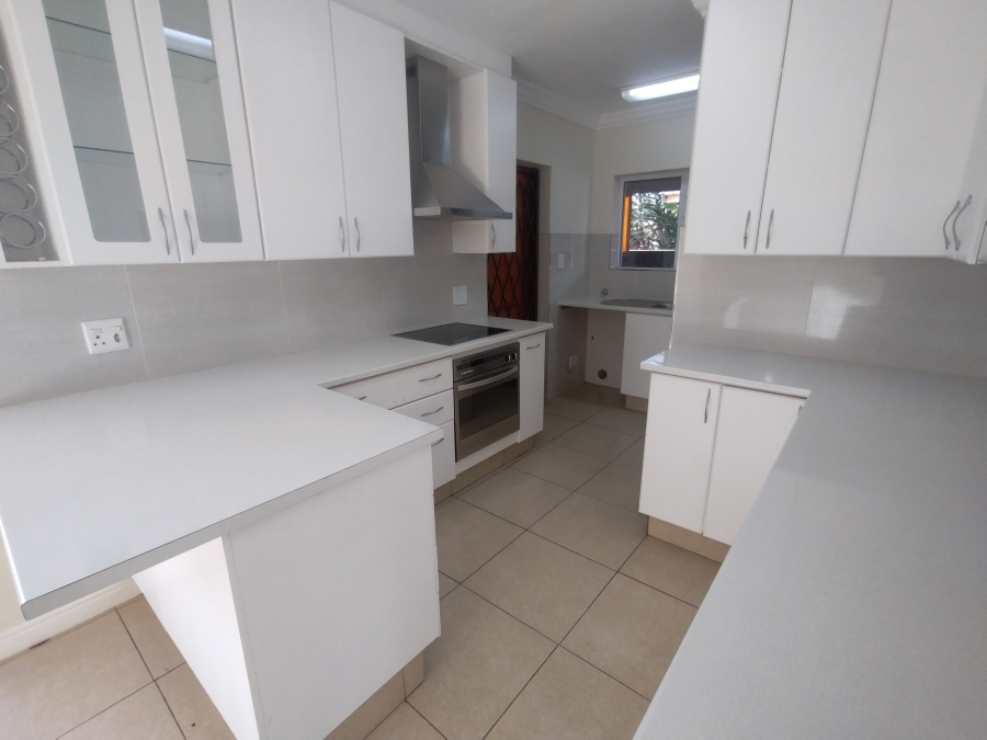 5 Bedroom Property for Sale in Wavecrest Eastern Cape